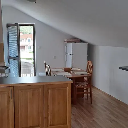 Amira Apartment