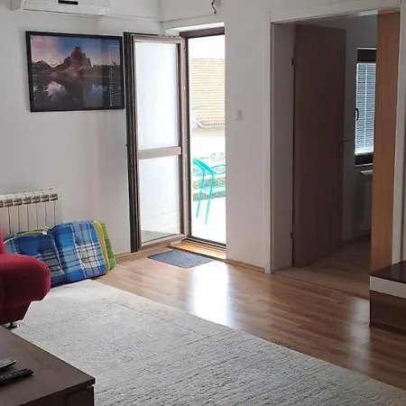 Amira Apartment *